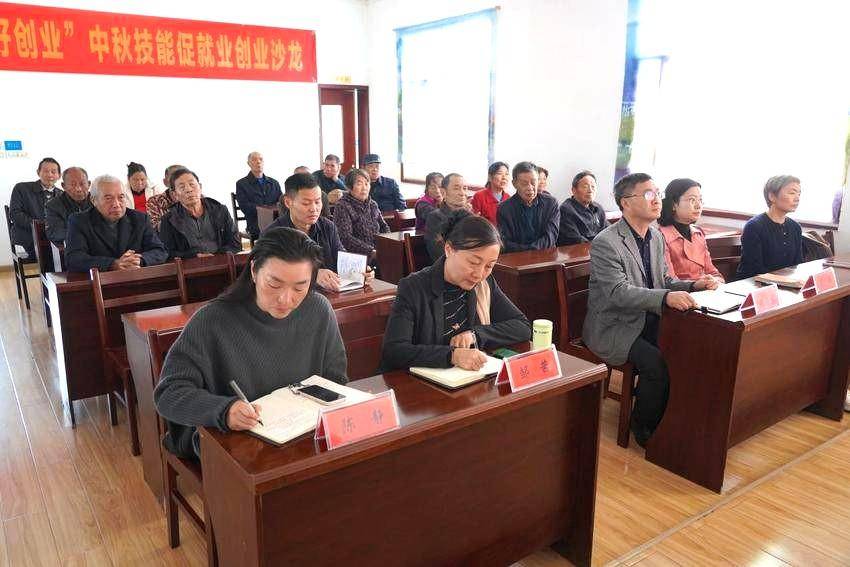 标题：省委讲师团、必赢线路检测中心赴华容区开展“大思政课”“百马行动”观摩宣讲活动.docx