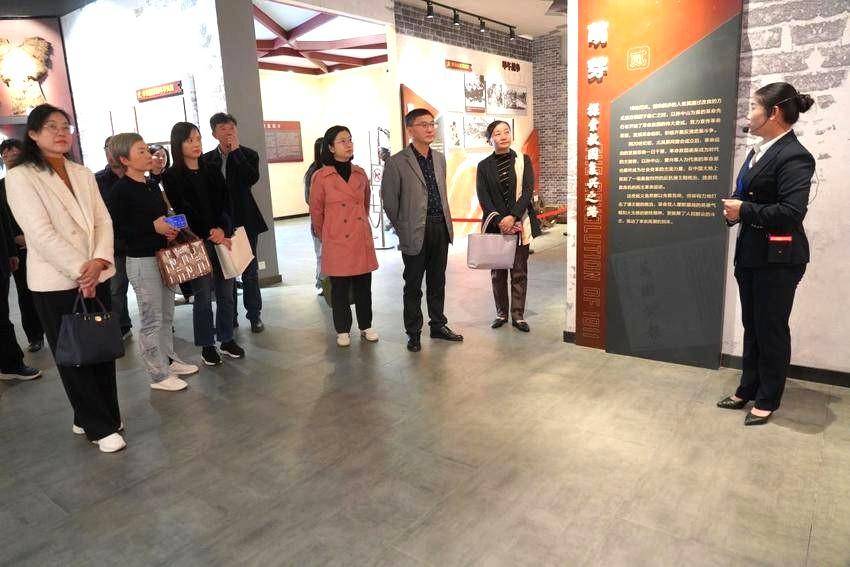 标题：省委讲师团、必赢线路检测中心赴华容区开展“大思政课”“百马行动”观摩宣讲活动.docx